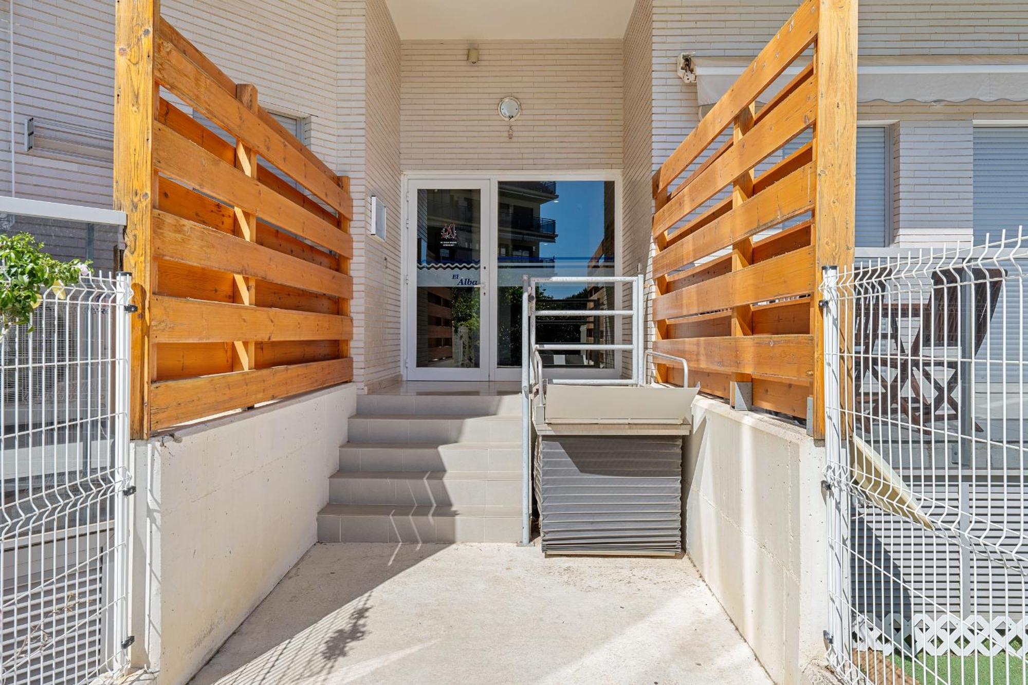 Hauzify I Apartament Mestral Cambrils Eksteriør billede